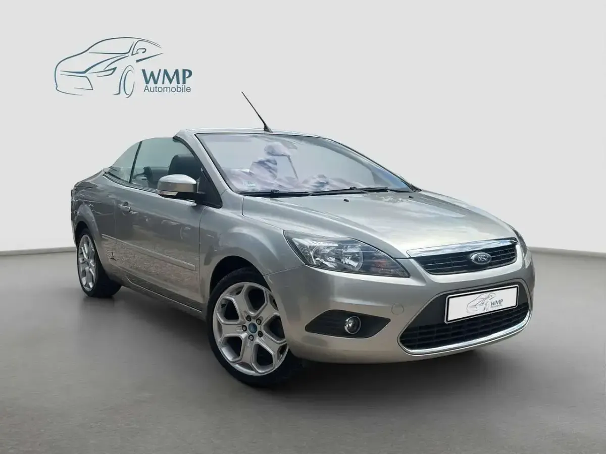 Gebraucht Ford Focus Cabriolet Titanium 145 PS (106 kW) 2010 Grau Cabrio