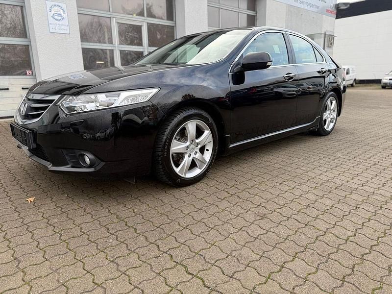 Schwarz Gebraucht 2011 Honda Accord Elegance Limousine | 7.990 € (Fairer Preis) - Bild 1/4