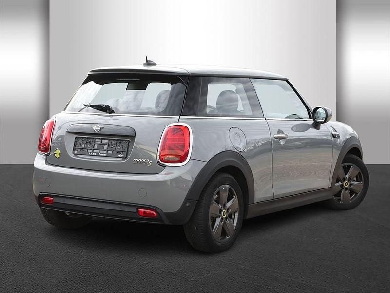 Gebraucht Mini Cooper SE Essential 135 kW (184 PS) 2022 Schwarz Kleinwagen