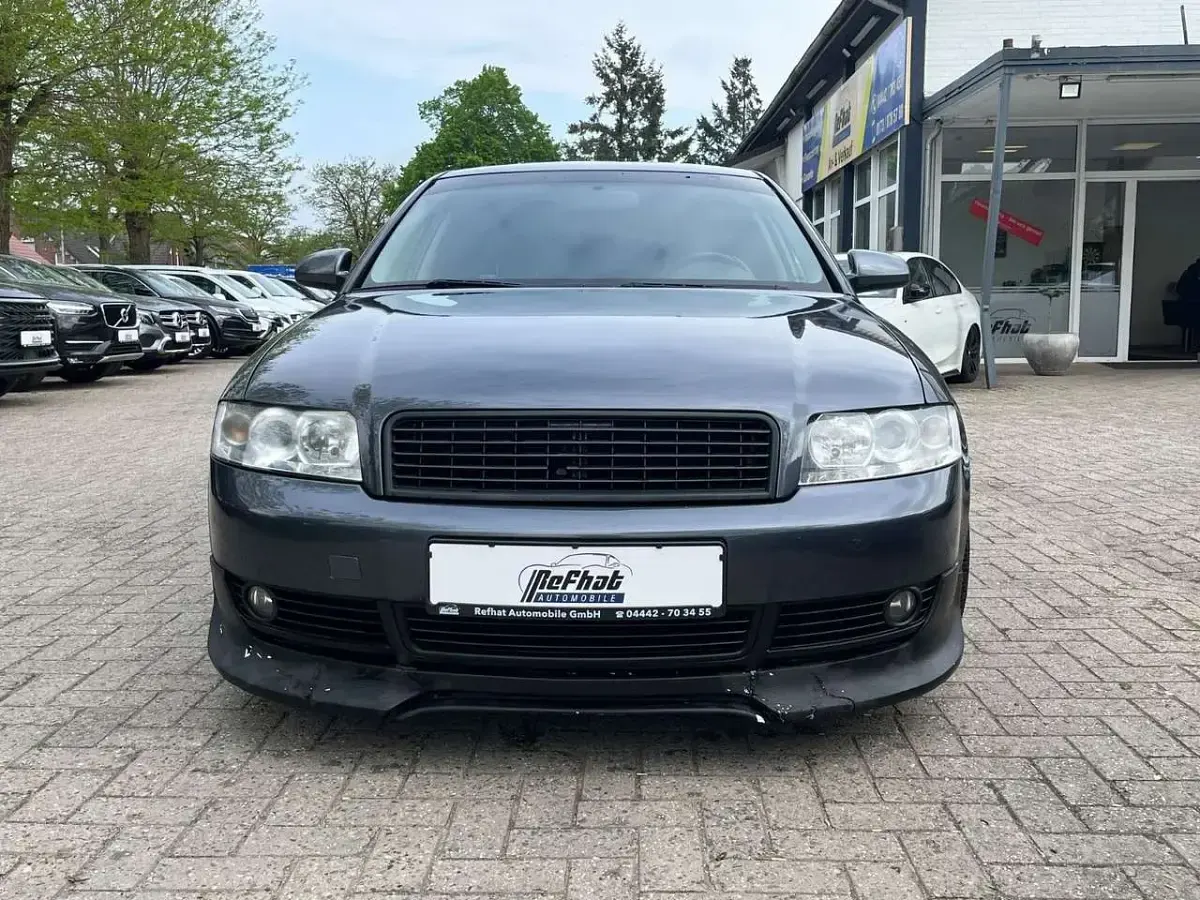 Używany Audi A4 131 KM (96 kW) 2000 Szary Sedan/Limuzyna