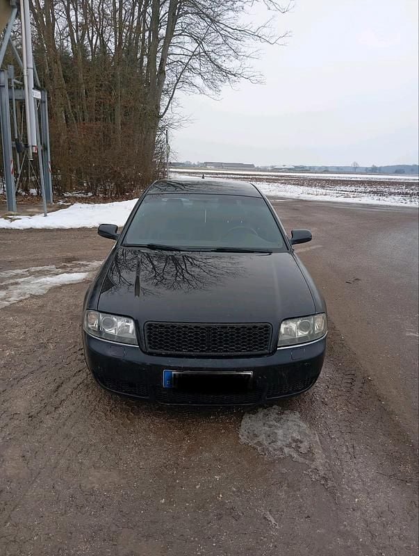 Schwarz Gebraucht 2002 Audi A6 Limousine | 700 € (Guter Preis) - Bild 1/4