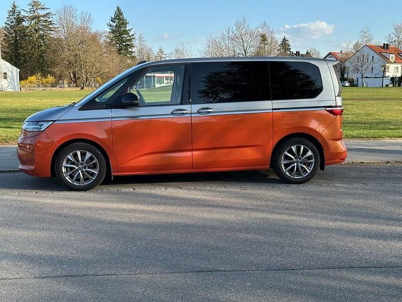 Gebraucht VW Multivan Style 218 PS (160 kW) 2022 Silber Van