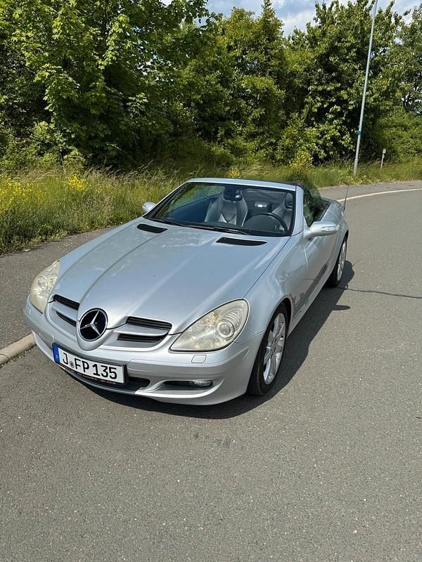 Silber Gebraucht 2004 Mercedes SLK200 Cabrio | 6.900 € - Bild 1/4