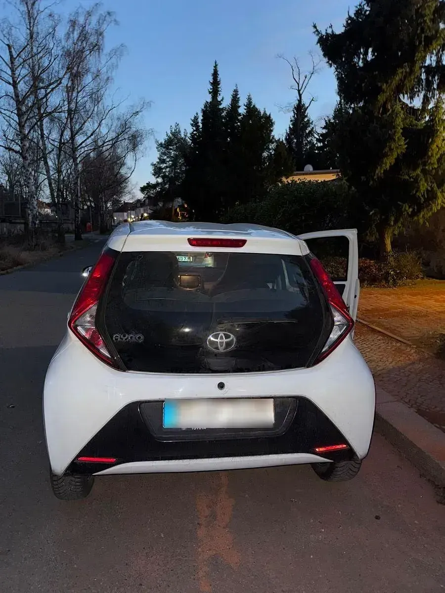 Gebraucht Toyota Aygo X-play 72 PS (52 kW) 2019 Weiß Kleinwagen
