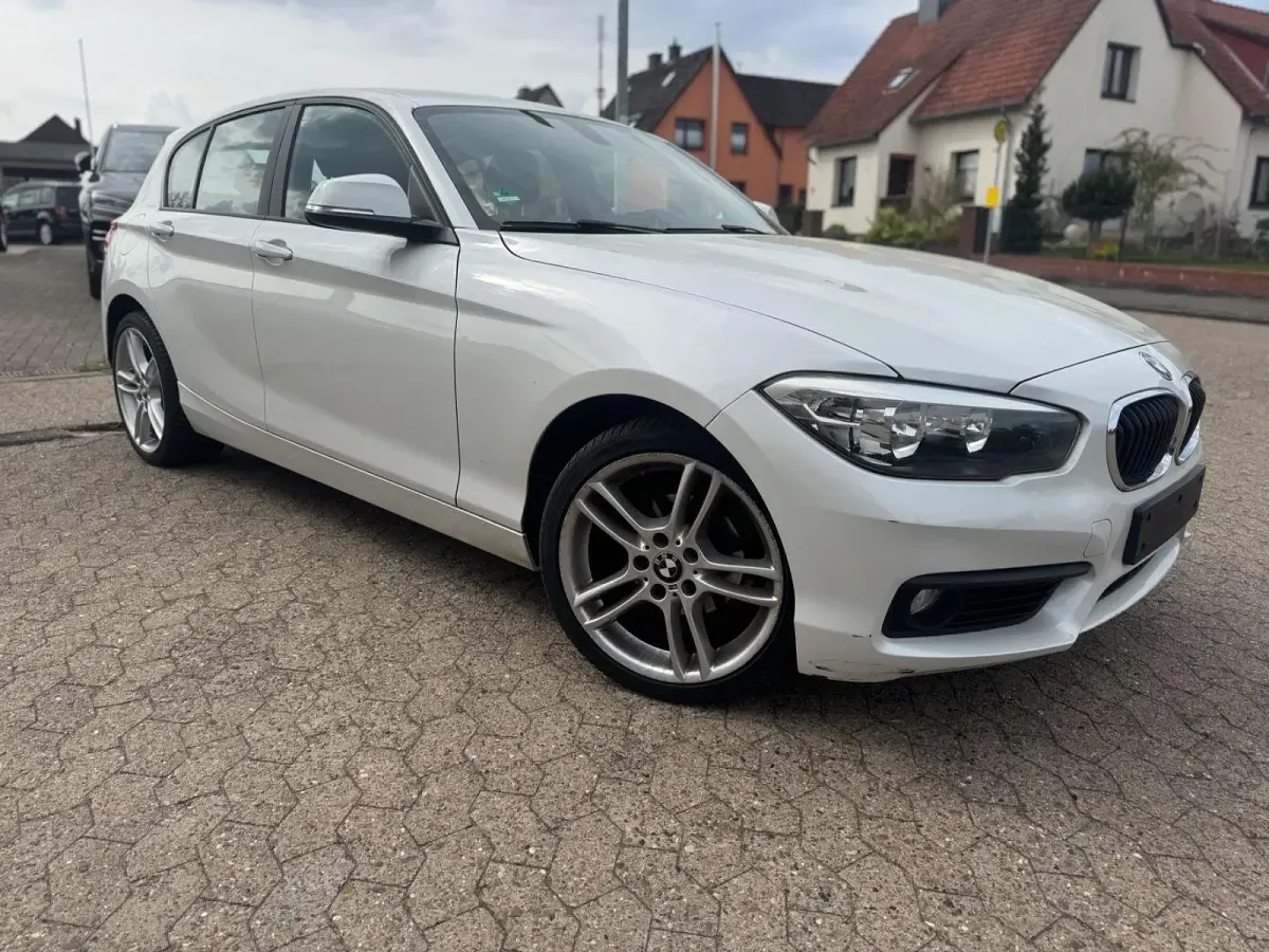 Gebraucht BMW 116 Advantage 109 PS (80 kW) 2015 Weiß Kleinwagen