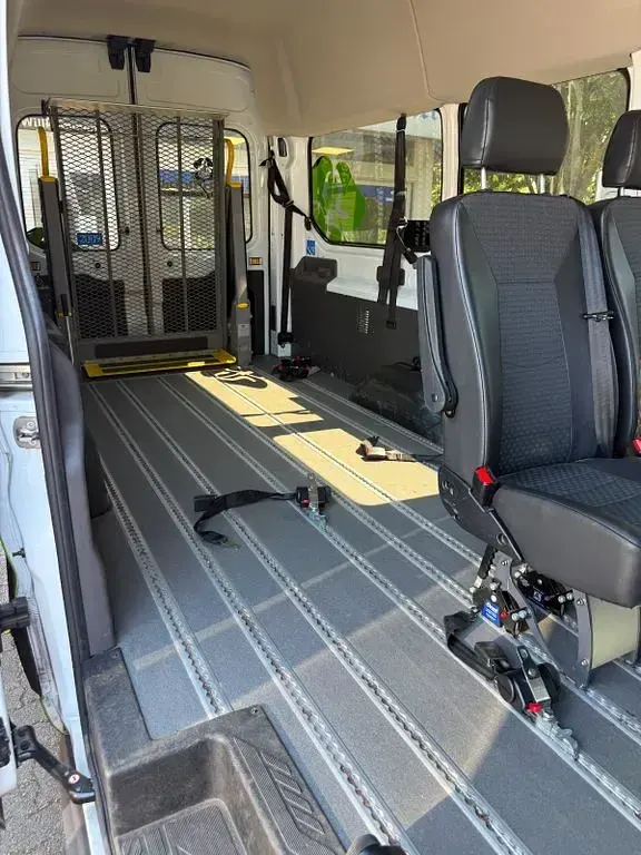 Gebraucht Ford Transit 131 PS (96 kW) 2022 Weiß Van / Kleinbus