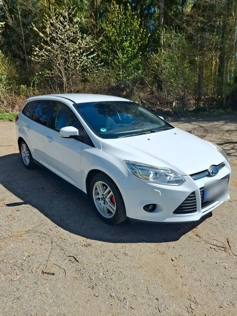 Używany Ford Focus SYNC Edition 101 KM (74 kW) 2014 Biały Kombi