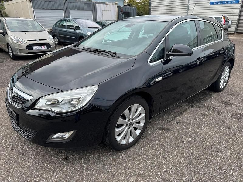 Schwarz Gebraucht 2010 Opel Astra Cosmo Kleinwagen | 5.600 € (Fairer Preis) - Bild 1/4