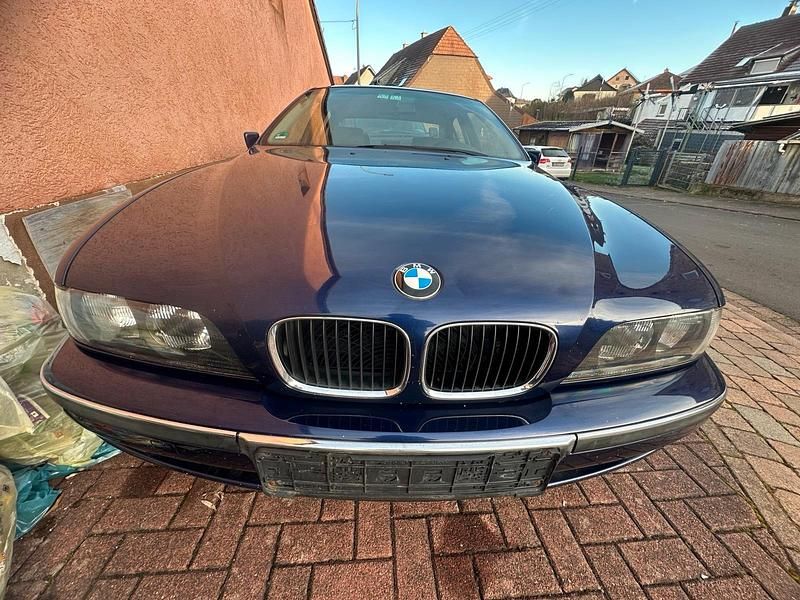 Blau Gebraucht 1996 BMW 523 Limousine | 1.549 € (Guter Preis) - Bild 1/4