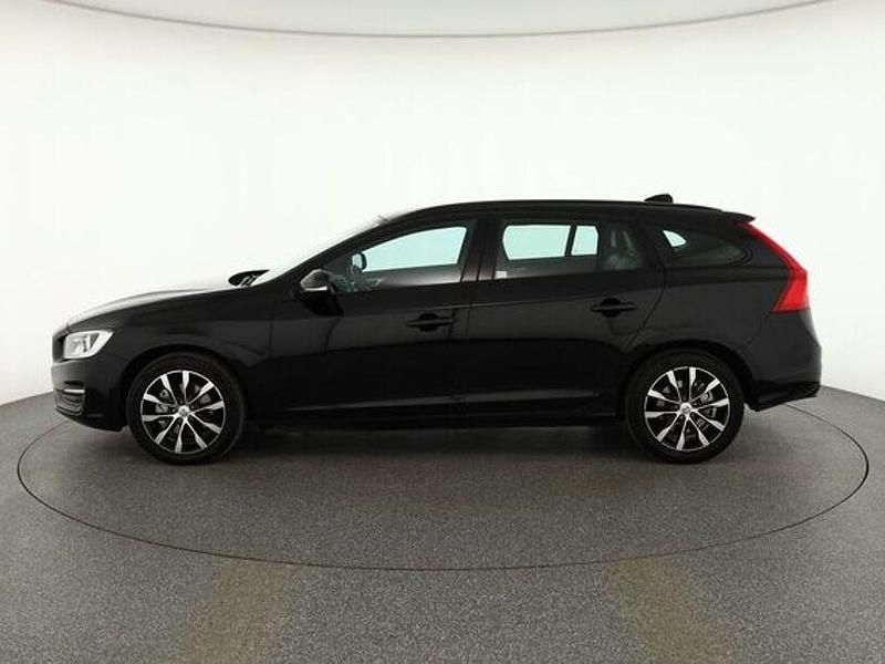 Gebraucht Volvo V60 152 PS (111 kW) 2018 Schwarz Kombi