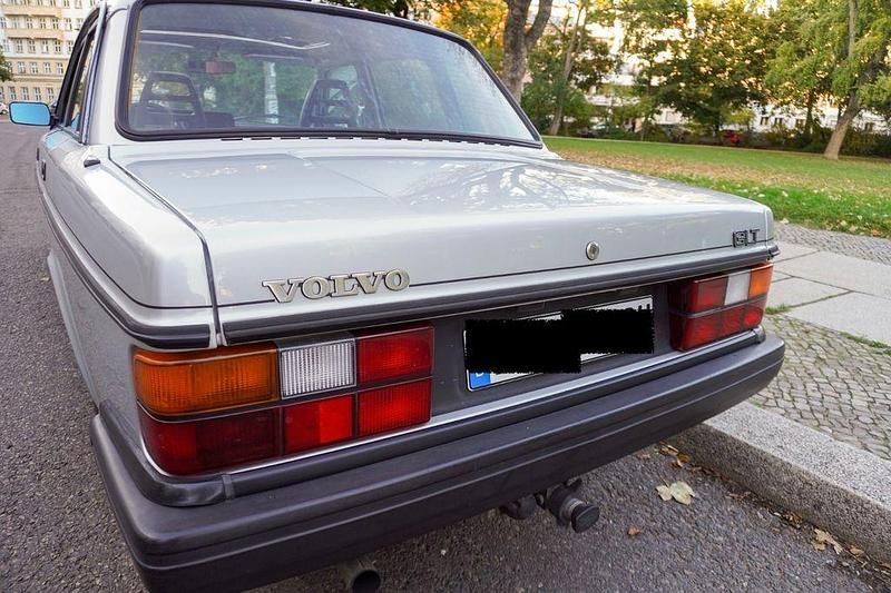 Gebraucht Volvo 244 131 PS (96 kW) 1983 Silber Limousine