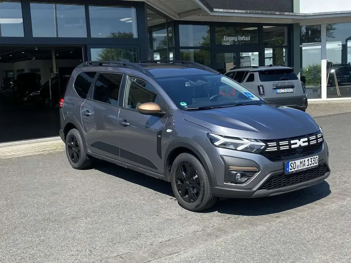 Gebraucht Dacia Jogger Extreme 110 PS (80 kW) 2025 Grau Van / Kleinbus