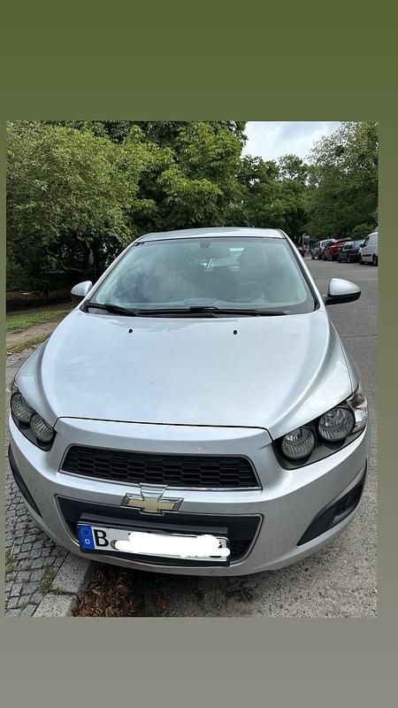 Grau Gebraucht 2011 Chevrolet Aveo Limousine | 2.900 € - Bild 1/4