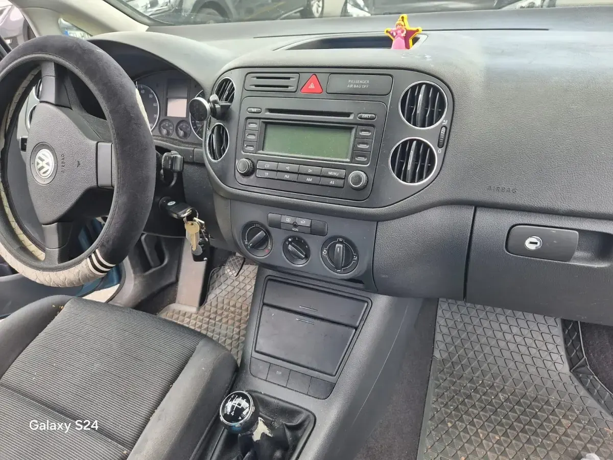 Usata VW Golf IV 77 CV (56 kW) 2004 Blu Utilitaria