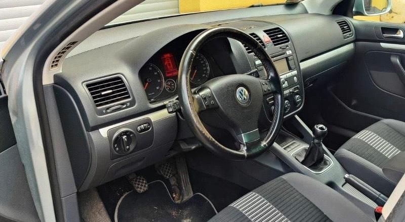 Gebraucht VW Jetta 122 PS (89 kW) 2009 Silber Limousine