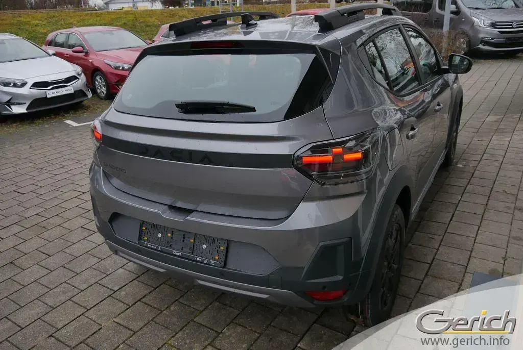 Neu Dacia Sandero Extreme 110 PS (80 kW) 2026 Dolomitgrau metallic Limousine