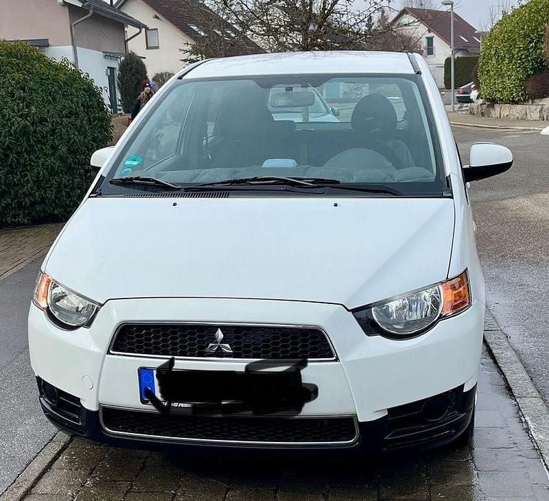 Gebraucht Mitsubishi Colt Motion 75 PS (55 kW) 2011 Weiß Kleinwagen