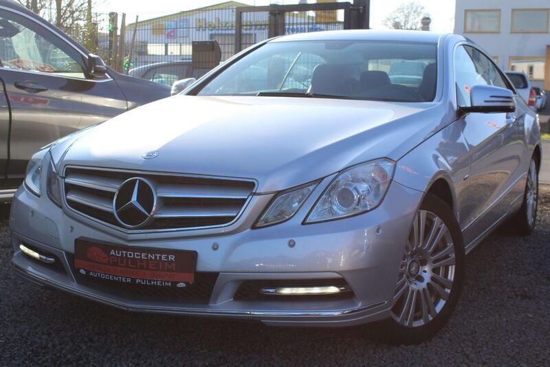 Grau Gebraucht 2011 Mercedes E200 Coupé | 9.499 € (Guter Preis) - Bild 1/4