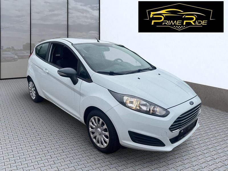 Gebraucht Ford Fiesta Trend 60 PS (44 kW) 2014 Weiß Kleinwagen