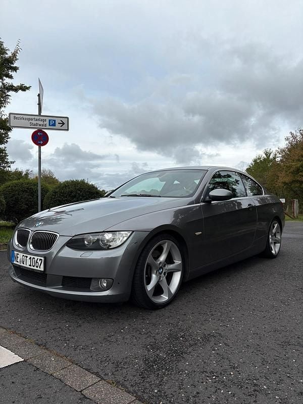 Grau Gebraucht 2006 BMW 325 Coupé | 7.250 € - Bild 1/4