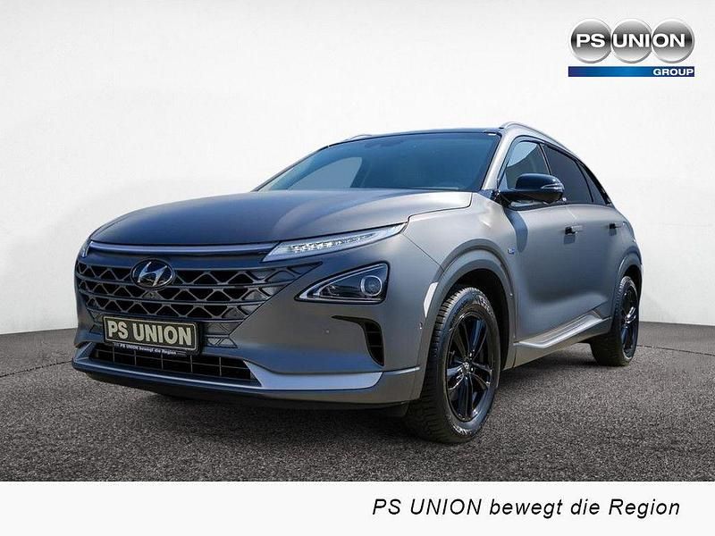 Grau / titanium grey matt Gebraucht 2021 Hyundai Nexo Premium SUV | 36.660 € - Bild 1/4