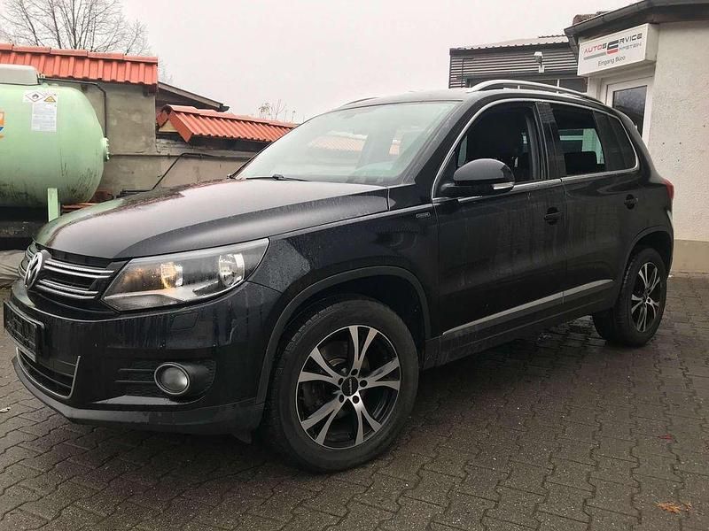 Gebraucht VW Tiguan LOUNGE 150 PS (110 kW) 2016 Deep black perleffekt SUV
