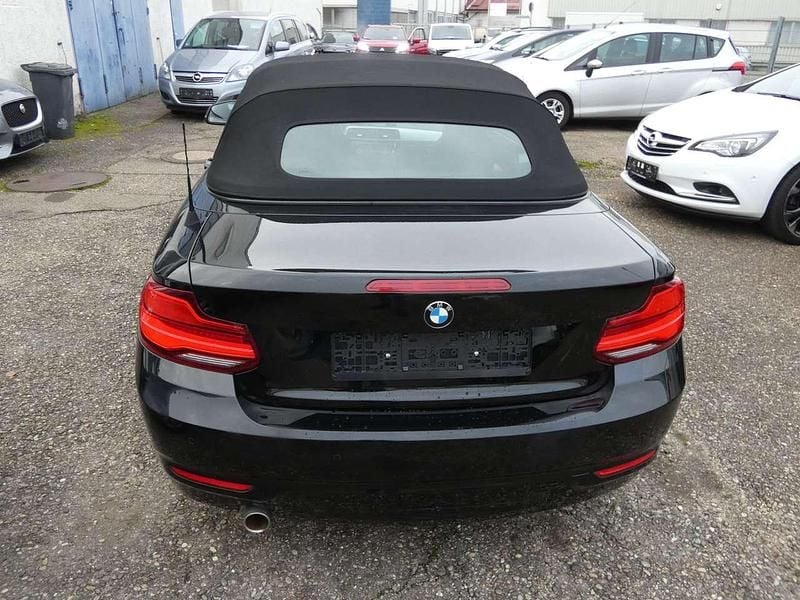 Gebraucht BMW 218 136 PS (100 kW) 2018 Schwarz ii/bonnet fluid black Cabrio