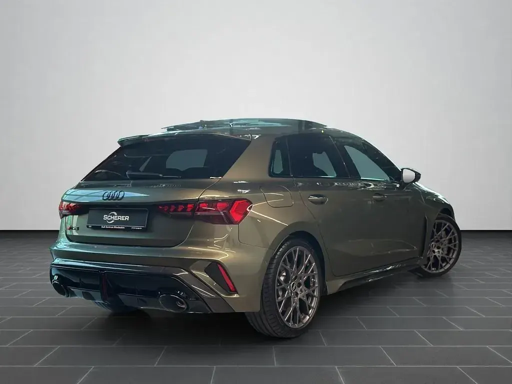 Ny Audi RS3 Sport 400 HK (294 kW) 2026 Grøn Sedan