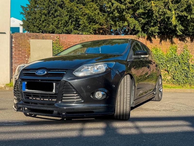 Gebraucht Ford Focus 182 PS (133 kW) 2014 Schwarz Kombi