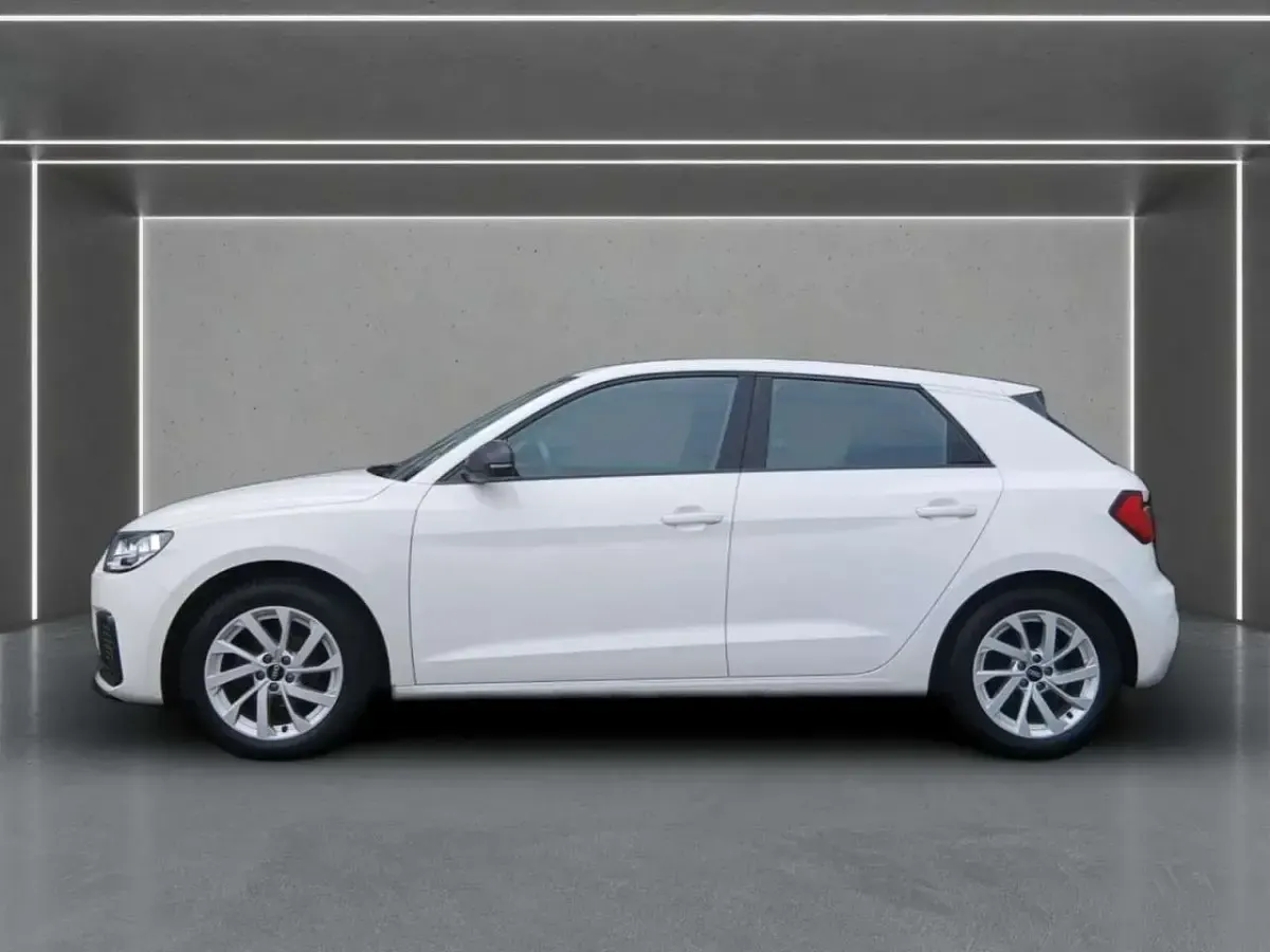 Gebraucht Audi A1 95 PS (69 kW) 2023 Cortinaweiß SUV