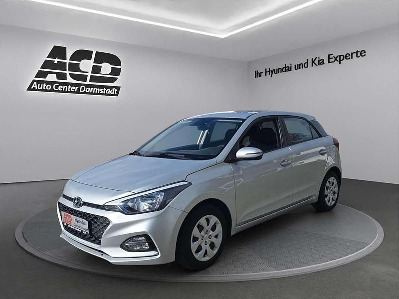 Silber Gebraucht 2019 Hyundai i20 Trend Kleinwagen | 13.470 € (Fairer Preis) - Bild 1/4