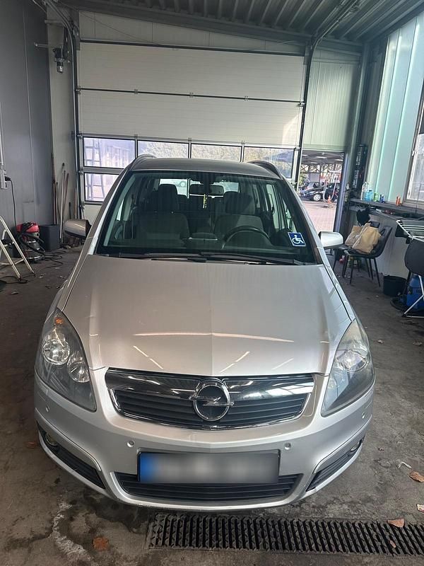 Gebraucht Opel Zafira 150 PS (110 kW) 2005 Silber Van / Kleinbus