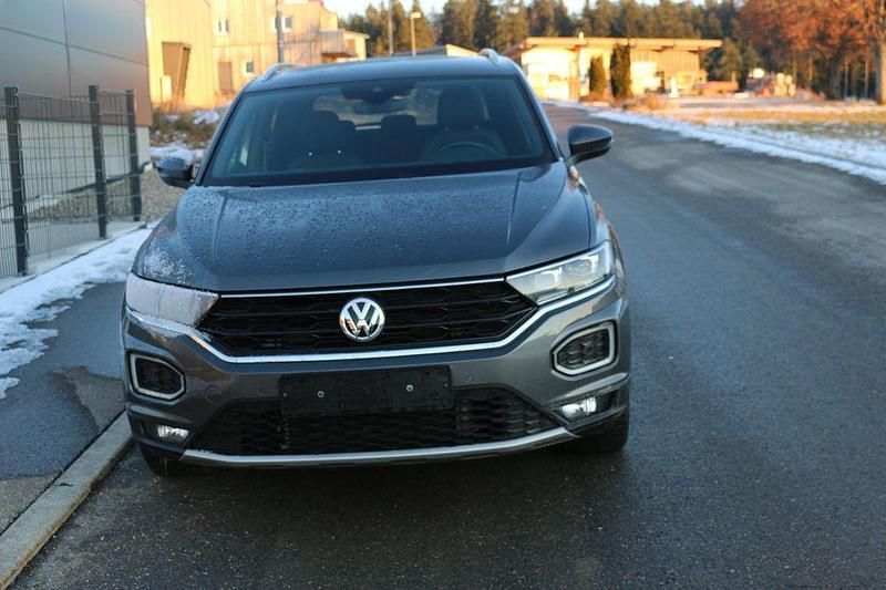 Grau Gebraucht 2020 VW T-Roc Sport SUV | 20.490 € (Fairer Preis) - Bild 1/4