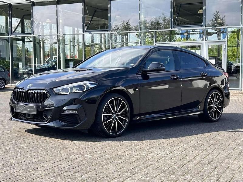 Saphirschwarz Gebraucht 2023 BMW 218 M Sport Coupé | 31.070 € (Fairer Preis) - Bild 1/4