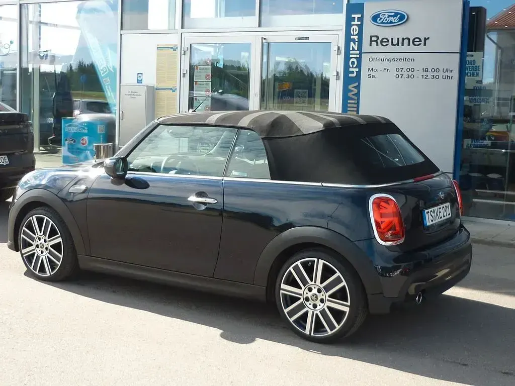 Gebraucht Mini Cooper Cabriolet 136 PS (100 kW) 2021 Schwarz Cabrio