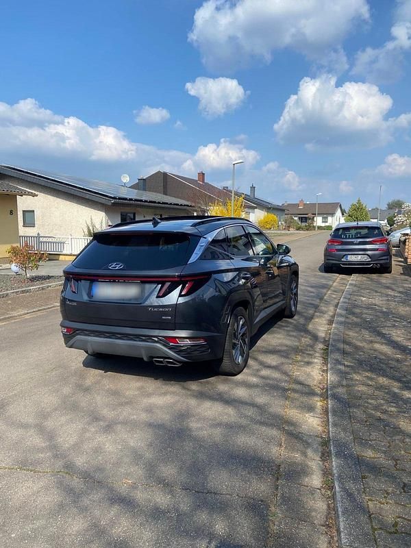 Gebraucht Hyundai Tucson 180 PS (132 kW) 2023 Grau SUV