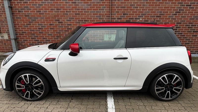 Gebraucht Mini John Cooper Works 231 PS (169 kW) 2023 Weiß Kleinwagen