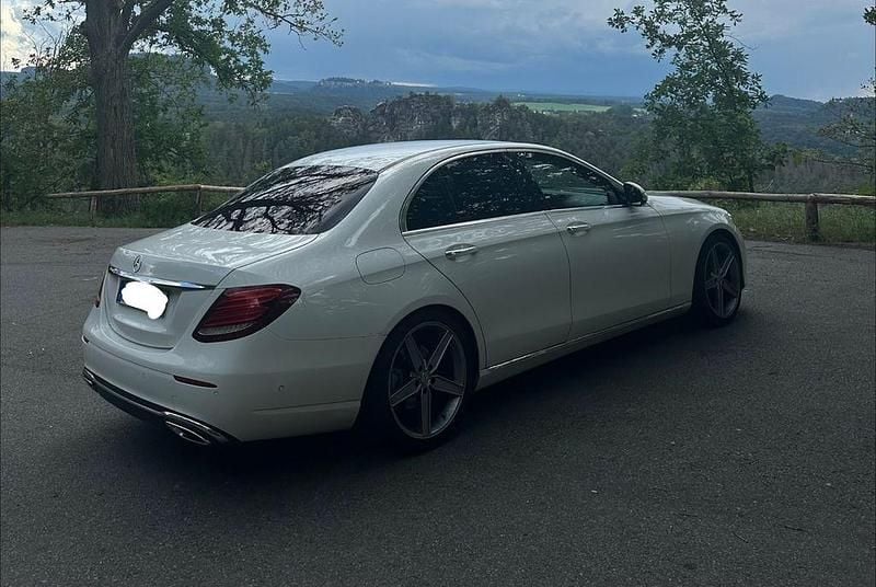 Gebraucht Mercedes E200 184 PS (135 kW) 2016 Weiß Limousine