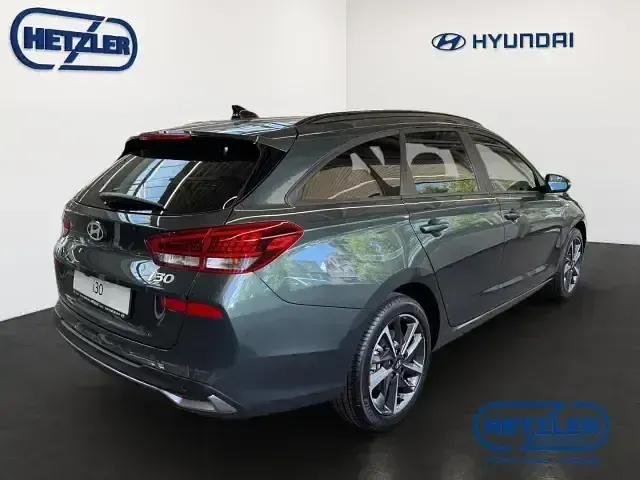 Gebraucht Hyundai i30 Advantage 120 PS (88 kW) 2024 Grün Kombi