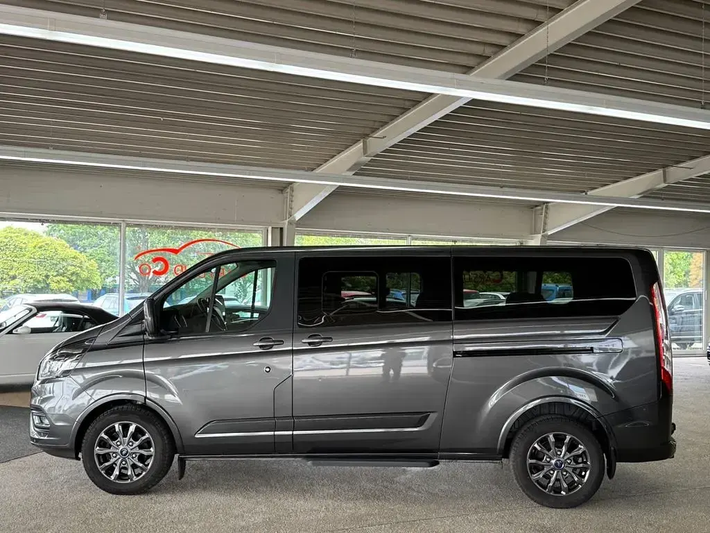 Gebraucht Ford Tourneo 185 PS (136 kW) 2021 Magnetic Van / Kleinbus