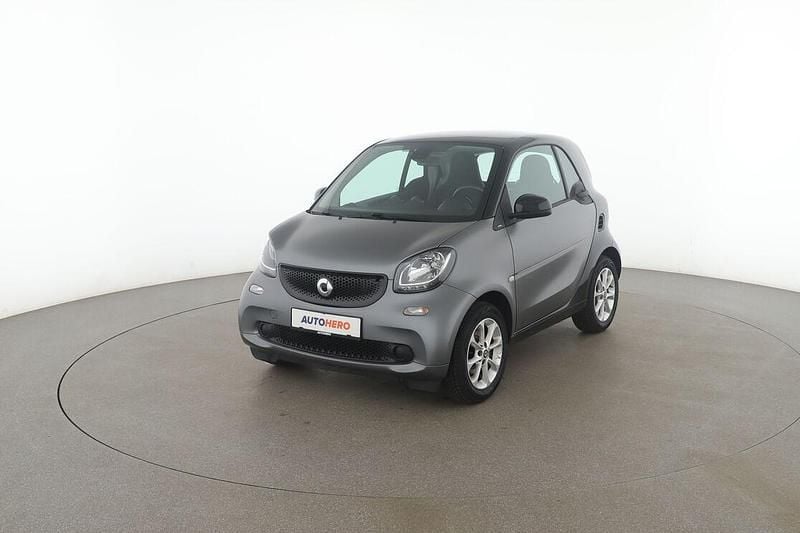 Grau Gebraucht 2018 Smart ForTwo Coupé Basis Kleinwagen | 10.720 € (Fairer Preis) - Bild 1/3