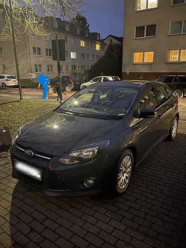 Gebraucht Ford Focus 116 PS (85 kW) 2011 Grau Limousine
