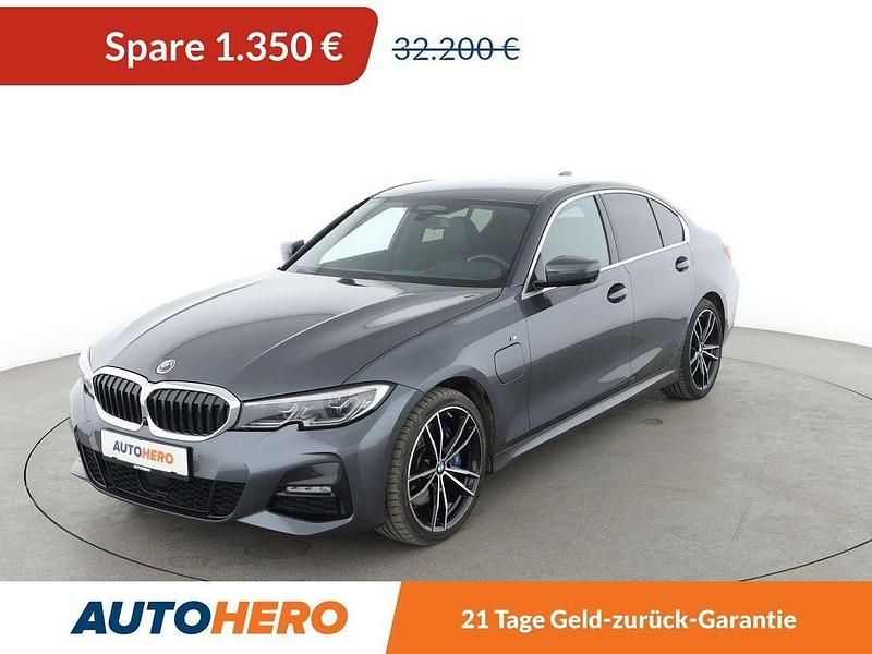 Grau Gebraucht 2019 BMW 330e M Sport Limousine | 30.850 € (Fairer Preis) - Bild 1/3