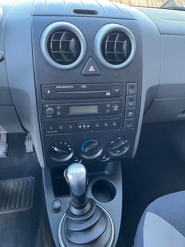 Gebraucht Ford Fusion Ambiente 80 PS (58 kW) 2003 Grau Kleinwagen