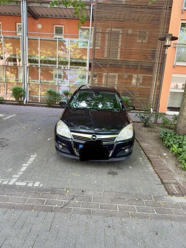 Schwarz Gebraucht 2009 Opel Astra Kombi | 2.599 € (Fairer Preis) - Bild 1/4