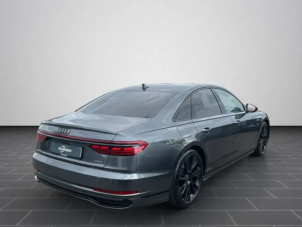 Gebraucht Audi A8 Comfort 286 PS (210 kW) 2026 Grau Limousine