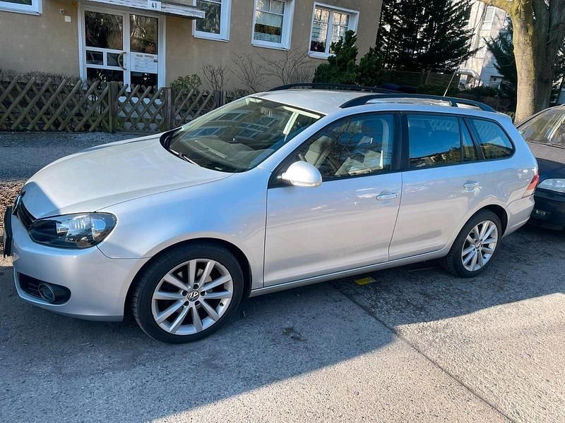 Gebraucht VW Golf VII 105 PS (77 kW) 2013 Silber Kombi