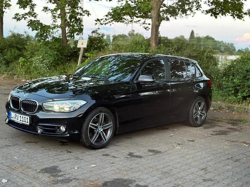 Schwarz Gebraucht 2015 BMW 120 Sport Line Kleinwagen | 14.700 € (Fairer Preis) - Bild 1/4