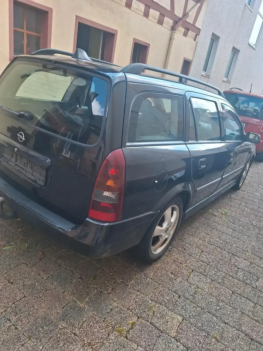 Gebraucht Opel Astra 101 PS (74 kW) 2003 Schwarz Kombi