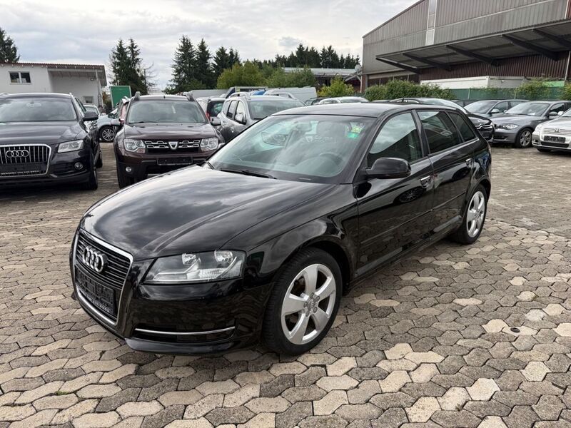 Schwarz Gebraucht 2011 Audi A3 Sportback Attraction Limousine | 5.450 € (Guter Preis) - Bild 1/4